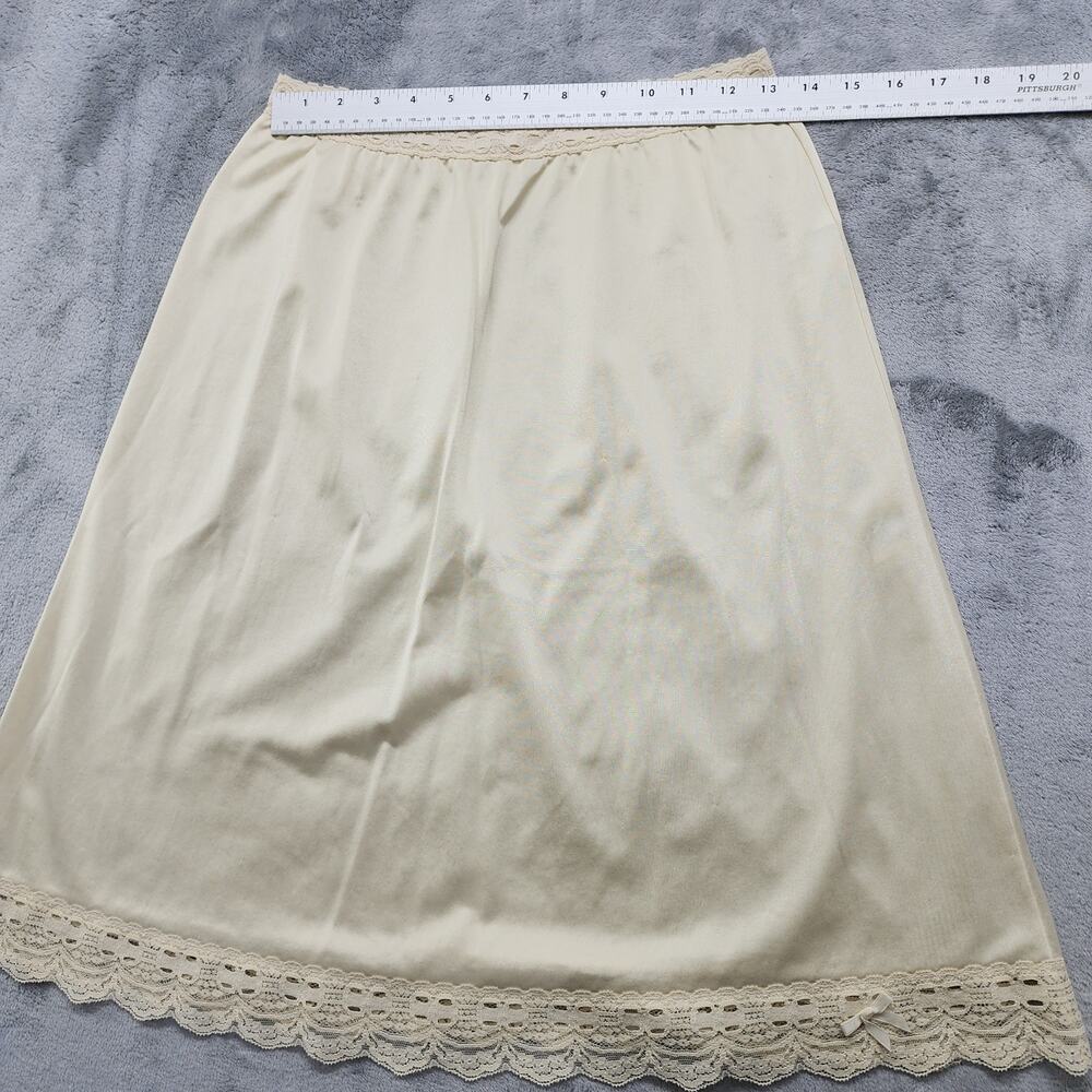 Vintage Olga‎ Half Slip Women's Size M Beige Nylon Lace Trim Bow Skirt Pull On - Picture 7 of 9